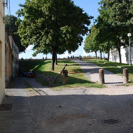 S. Agostino Fronte Mura Lucca Kültér fotó